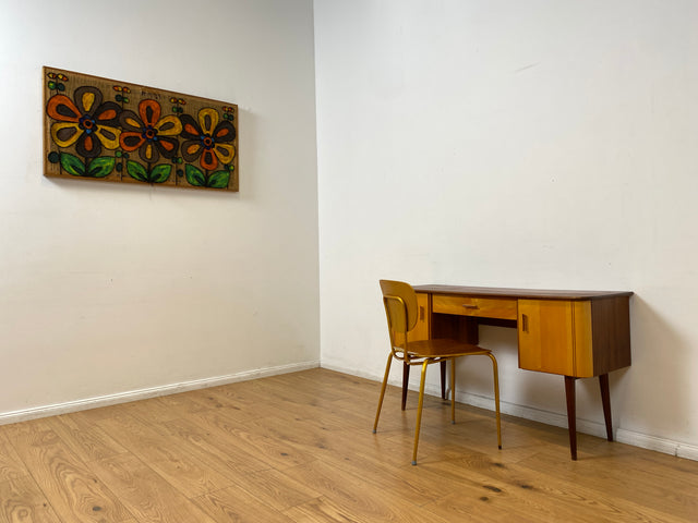 WMK I Formschöner kleiner Mid-Century Schreibtisch Modell Dominia von VEB Heidenau I Desk Frisierkommode Computertisch Kinderschreibtisch Schminktisch Sekretär Rockabilly Vintage 60er Berlin Jena Bonn