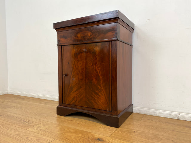WMK I Wunderschöne kleine antike Kommode aus vollem Holz in Mahagoni mit Schublade und Klappe I Schrank Flurkommode Wäschekommode Konsole Phonoschrank Biedermeier Vintage Berlin Stuttgart Düsseldorf