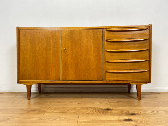 WMK I Stilvolles Mid-Century Sideboard in Eiche mit Schubladen I Kommode Schrank Wohnzimmerschrank Anrichte Lowboard TV-Schrank TV-Board Vintage DDR Berlin Dresden Bayern Frankfurt