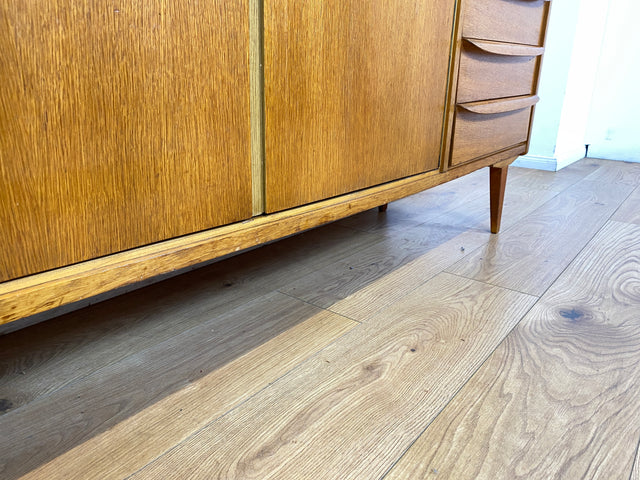 WMK I Stilvolles Mid-Century Sideboard in Eiche mit Schubladen I Kommode Schrank Wohnzimmerschrank Anrichte Lowboard TV-Schrank TV-Board Vintage DDR Berlin Dresden Bayern Frankfurt