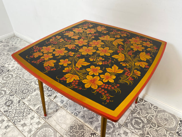 WMK # Freundlicher und gut erhaltener Mid-Century Couchtisch im Chochloma Stil handbemalter Oberfläche & konischen Füßen # Wohnzimmertisch Coffee Table Beistelltisch Nierentisch Vintage 50er 60er