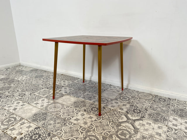 WMK # Freundlicher und gut erhaltener Mid-Century Couchtisch im Chochloma Stil handbemalter Oberfläche & konischen Füßen # Wohnzimmertisch Coffee Table Beistelltisch Nierentisch Vintage 50er 60er