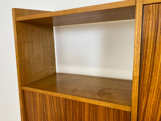WMK # Stilvolles, minimalistisches Mid-Century Highboard mit verspiegelter Bar & Schiebetüren # Wohnzimmerschrank Sideboard Schrankwand Barschrank Regal Bücherregal Bücherschrank Kommode Vintage 60er