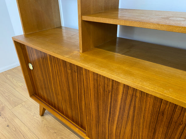 WMK # Stilvolles, minimalistisches Mid-Century Highboard mit verspiegelter Bar & Schiebetüren # Wohnzimmerschrank Sideboard Schrankwand Barschrank Regal Bücherregal Bücherschrank Kommode Vintage 60er