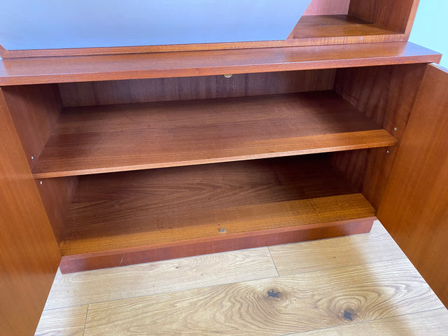WMK # Stilvolles modulares Mid-Century Highboard, Vollholz in Teak, mit späterer weißer Lackierung # Schrank Bücherschrank Büchervitrine Barschrank Vitrine Regalwand Schrankwand Regal Teakholz Vintage