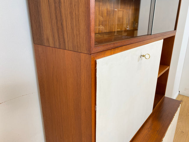 WMK # Stilvolles modulares Mid-Century Highboard, Vollholz in Teak, mit späterer weißer Lackierung # Schrank Bücherschrank Büchervitrine Barschrank Vitrine Regalwand Schrankwand Regal Teakholz Vintage