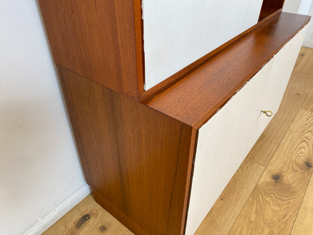 WMK # Stilvolles modulares Mid-Century Highboard, Vollholz in Teak, mit späterer weißer Lackierung # Schrank Bücherschrank Büchervitrine Barschrank Vitrine Regalwand Schrankwand Regal Teakholz Vintage