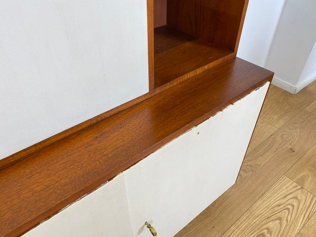WMK # Stilvolles modulares Mid-Century Highboard, Vollholz in Teak, mit späterer weißer Lackierung # Schrank Bücherschrank Büchervitrine Barschrank Vitrine Regalwand Schrankwand Regal Teakholz Vintage