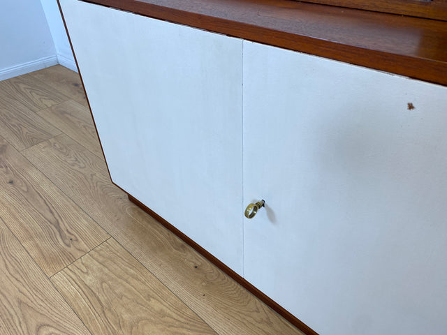 WMK # Stilvolles modulares Mid-Century Highboard, Vollholz in Teak, mit späterer weißer Lackierung # Schrank Bücherschrank Büchervitrine Barschrank Vitrine Regalwand Schrankwand Regal Teakholz Vintage