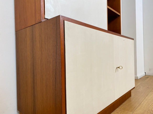 WMK # Stilvolles modulares Mid-Century Highboard, Vollholz in Teak, mit späterer weißer Lackierung # Schrank Bücherschrank Büchervitrine Barschrank Vitrine Regalwand Schrankwand Regal Teakholz Vintage