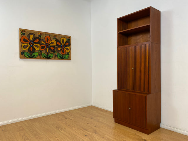 WMK # Hochwertiges und sehr gut erhaltenes modulares Mid-Century Highboard, aus vollem Holz in Teak # Schrank Bücherschrank Regalwand Schrankwand Barschrank Regal Kommode Sideboard Teakholz Vintage