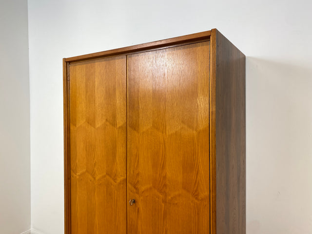 WMK Stilvoller und hochwertiger Mid-Century Kleiderschrank aus vollem Holz mit Kleiderstange und Regalböden # Schrank Schlafzimmerschrank Wardrobe Wäscheschrank Garderobe Flurschrank Vintage 50er 60er