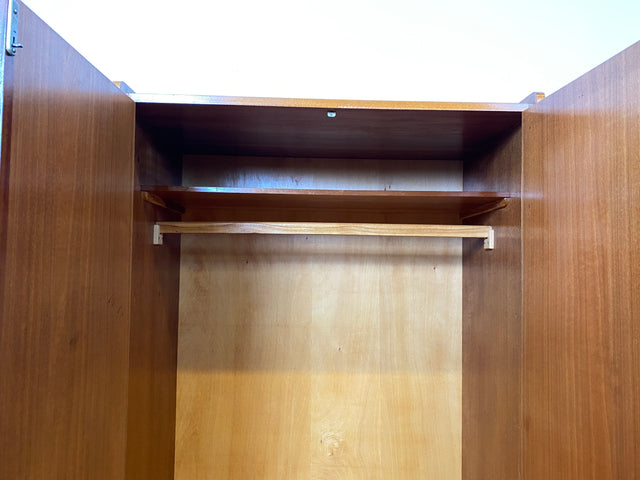 WMK I Versand 85€ I Stilvoller Mid-Century Kleiderschrank aus vollem Holz mit Kleiderstange und konischen Füßen I Schrank Schlafzimmerschrank Wardrobe Vintage 50er 60er Berlin Dresden Niedersachsen