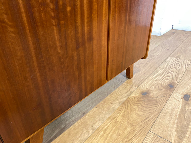 WMK I Versand 85€ I Stilvoller Mid-Century Kleiderschrank aus vollem Holz mit Kleiderstange und konischen Füßen I Schrank Schlafzimmerschrank Wardrobe Vintage 50er 60er Berlin Dresden Niedersachsen