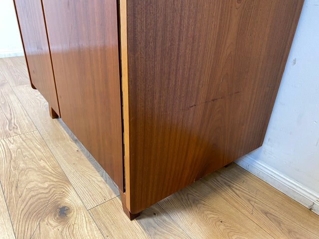 WMK I Versand 85€ I Stilvoller Mid-Century Kleiderschrank aus vollem Holz mit Kleiderstange und konischen Füßen I Schrank Schlafzimmerschrank Wardrobe Vintage 50er 60er Berlin Dresden Niedersachsen