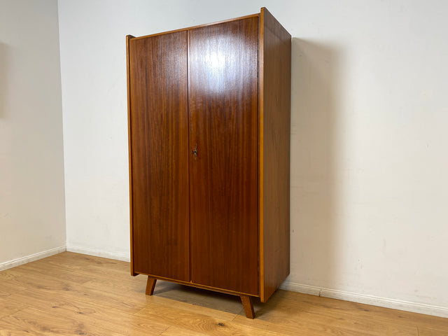 WMK I Versand 85€ I Stilvoller Mid-Century Kleiderschrank aus vollem Holz mit Kleiderstange und konischen Füßen I Schrank Schlafzimmerschrank Wardrobe Vintage 50er 60er Berlin Dresden Niedersachsen