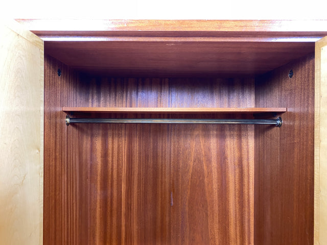 WMK I Stilvoller und sehr gut erhaltener Mid-Century Kleiderschrank aus vollem Holz mit Spiegel Türen und Schubladen I Schrank Wäsche Schlafzimmer Wardrobe 50er 60er Vintage Düsseldorf Dresden München