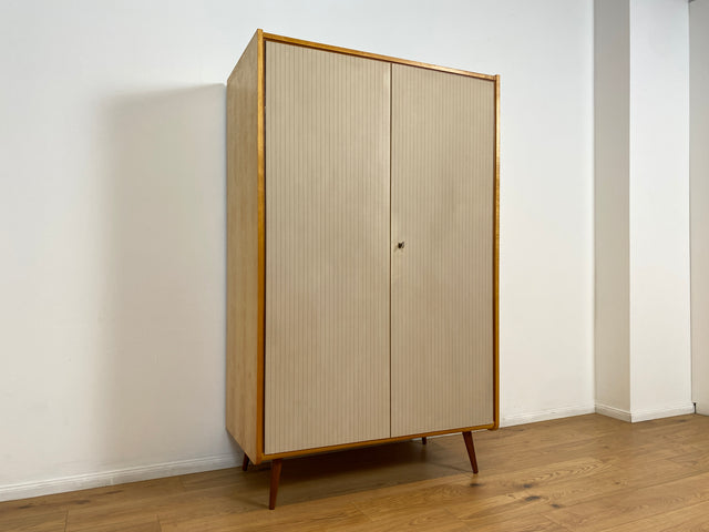 WMK # Raumaufhellender und gut erhaltener Mid-Century Kleiderschrank aus 1964 in Birke Modell Rita von Chr. Leonhardt KG Holzbau # Schrank Schlafzimmerschrank Wäscheschrank Wardrobe Vintage Retro DDR
