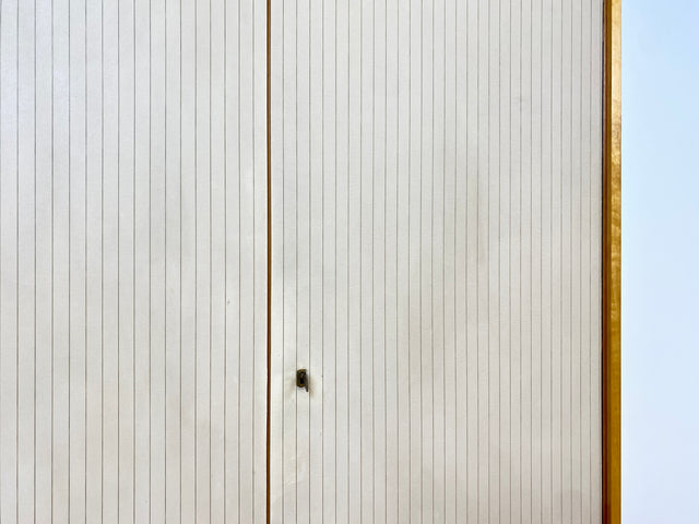 WMK # Raumaufhellender und gut erhaltener Mid-Century Kleiderschrank aus 1964 in Birke Modell Rita von Chr. Leonhardt KG Holzbau # Schrank Schlafzimmerschrank Wäscheschrank Wardrobe Vintage Retro DDR