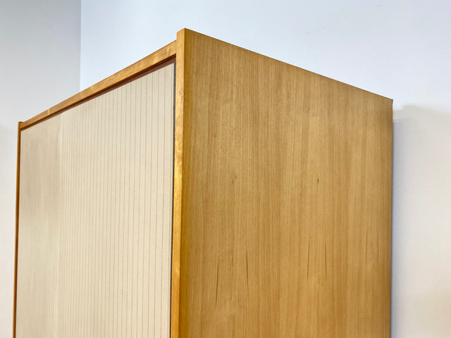 WMK # Raumaufhellender und gut erhaltener Mid-Century Kleiderschrank aus 1964 in Birke Modell Rita von Chr. Leonhardt KG Holzbau # Schrank Schlafzimmerschrank Wäscheschrank Wardrobe Vintage Retro DDR