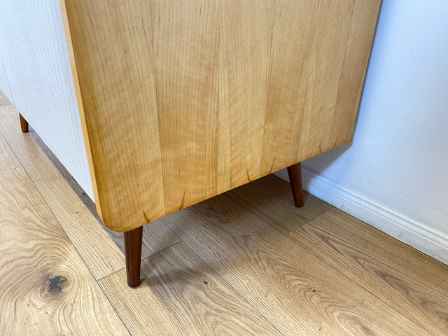 WMK # Raumaufhellender und gut erhaltener Mid-Century Kleiderschrank aus 1964 in Birke Modell Rita von Chr. Leonhardt KG Holzbau # Schrank Schlafzimmerschrank Wäscheschrank Wardrobe Vintage Retro DDR