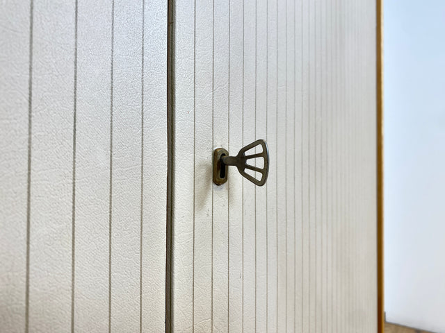WMK # Raumaufhellender und gut erhaltener Mid-Century Kleiderschrank aus 1964 in Birke Modell Rita von Chr. Leonhardt KG Holzbau # Schrank Schlafzimmerschrank Wäscheschrank Wardrobe Vintage Retro DDR