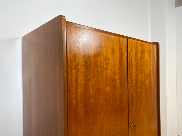 WMK I Versand 85€ I Minimalistischer und sehr gut erhaltener Mid-Century Kleiderschrank mit perfekter Aufteilung I Schrank Schlafzimmerschrank Wäscheschrank Wardrobe 60er Vintage Berlin Leipzig Aachen