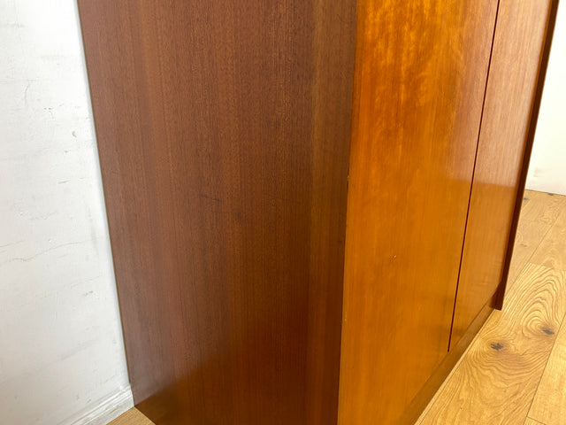 WMK I Versand 85€ I Minimalistischer und sehr gut erhaltener Mid-Century Kleiderschrank mit perfekter Aufteilung I Schrank Schlafzimmerschrank Wäscheschrank Wardrobe 60er Vintage Berlin Leipzig Aachen