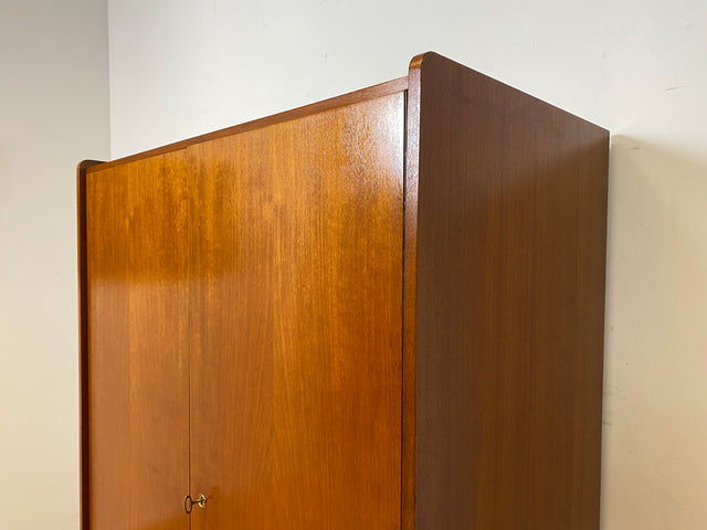 WMK I Versand 85€ I Minimalistischer und sehr gut erhaltener Mid-Century Kleiderschrank mit perfekter Aufteilung I Schrank Schlafzimmerschrank Wäscheschrank Wardrobe 60er Vintage Berlin Leipzig Aachen