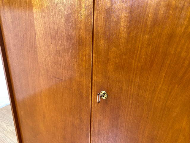 WMK I Versand 85€ I Minimalistischer und sehr gut erhaltener Mid-Century Kleiderschrank mit perfekter Aufteilung I Schrank Schlafzimmerschrank Wäscheschrank Wardrobe 60er Vintage Berlin Leipzig Aachen