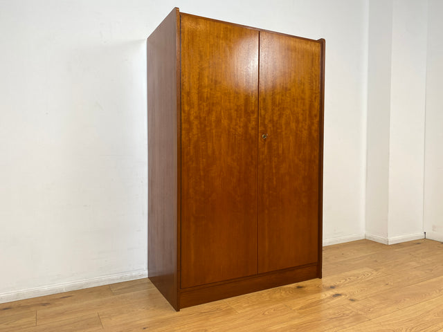 WMK I Versand 85€ I Minimalistischer und sehr gut erhaltener Mid-Century Kleiderschrank mit perfekter Aufteilung I Schrank Schlafzimmerschrank Wäscheschrank Wardrobe 60er Vintage Berlin Leipzig Aachen