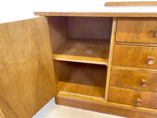 WMK # Hübsche und gut erhaltene Mid-Century Kommode aus vollem Eichenholz mit Schubladen & formschönen Holzgriffen # Sideboard Wäschekommode Schrank Anrichte Lowboard TV-Lowboard Vintage 50er 60er