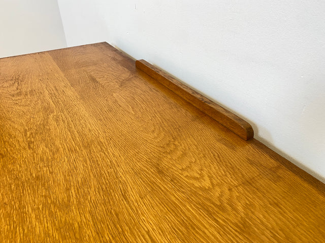 WMK # Hübsche und gut erhaltene Mid-Century Kommode aus vollem Eichenholz mit Schubladen & formschönen Holzgriffen # Sideboard Wäschekommode Schrank Anrichte Lowboard TV-Lowboard Vintage 50er 60er