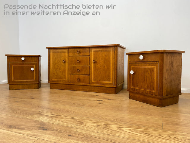 WMK # Hübsche und gut erhaltene Mid-Century Kommode aus vollem Eichenholz mit Schubladen & formschönen Holzgriffen # Sideboard Wäschekommode Schrank Anrichte Lowboard TV-Lowboard Vintage 50er 60er