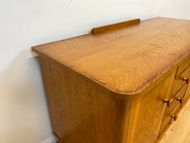 WMK # Hübsche und gut erhaltene Mid-Century Kommode aus vollem Eichenholz mit Schubladen & formschönen Holzgriffen # Sideboard Wäschekommode Schrank Anrichte Lowboard TV-Lowboard Vintage 50er 60er