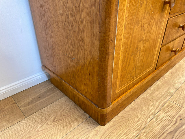WMK # Hübsche und gut erhaltene Mid-Century Kommode aus vollem Eichenholz mit Schubladen & formschönen Holzgriffen # Sideboard Wäschekommode Schrank Anrichte Lowboard TV-Lowboard Vintage 50er 60er