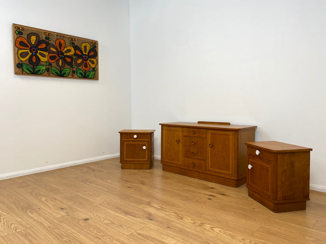 WMK # Hübsche und gut erhaltene Mid-Century Kommode aus vollem Eichenholz mit Schubladen & formschönen Holzgriffen # Sideboard Wäschekommode Schrank Anrichte Lowboard TV-Lowboard Vintage 50er 60er