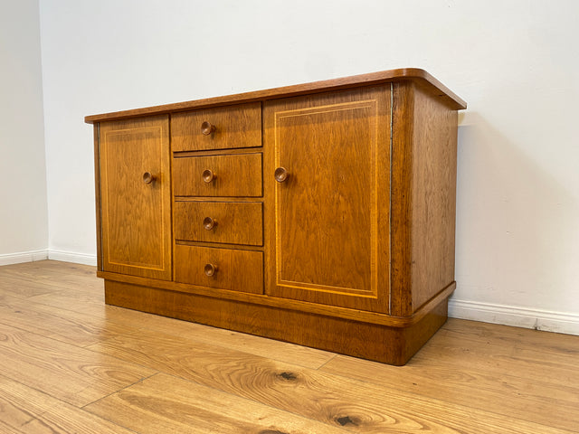 WMK # Hübsche und gut erhaltene Mid-Century Kommode aus vollem Eichenholz mit Schubladen & formschönen Holzgriffen # Sideboard Wäschekommode Schrank Anrichte Lowboard TV-Lowboard Vintage 50er 60er