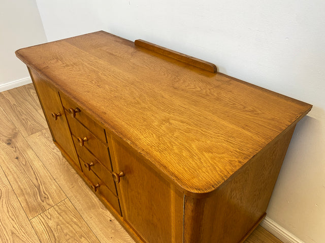 WMK # Hübsche und gut erhaltene Mid-Century Kommode aus vollem Eichenholz mit Schubladen & formschönen Holzgriffen # Sideboard Wäschekommode Schrank Anrichte Lowboard TV-Lowboard Vintage 50er 60er