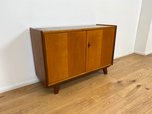 WMK # Schöne, jedoch etwas abgenutzte Mid-Century Kommode aus vollem Holz in Birke & Nussbaum # Sideboard Lowboard TV-Lowboard TV-Bank Wäschekommode Schuhschrank Flurkommode Schrank 50er 60er Vintage