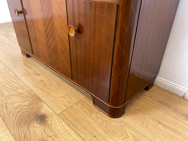 WMK I Formschöne und gut erhaltene Mid-Century Kommode aus vollem Holz mit Schubladen und Intarsien I Sideboard Schrank Wäschekommode Schuhkommode TV Lowboard 60er Vintage Berlin Homburg Frankfurt