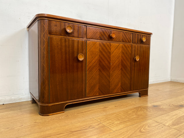 WMK I Formschöne und gut erhaltene Mid-Century Kommode aus vollem Holz mit Schubladen und Intarsien I Sideboard Schrank Wäschekommode Schuhkommode TV Lowboard 60er Vintage Berlin Homburg Frankfurt