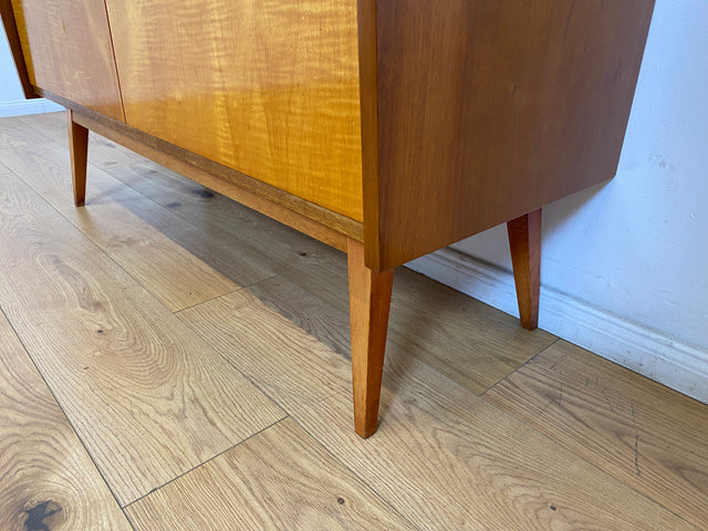 WMK # Stilvolle & geräumige Mid-Century Kommode aus vollem Holz mit schönen konischen Füßen, 1965 # Sideboard Wäschekommode Fernsehkommode Schuhschrank Schuhkommode TV-Lowboard Rockabilly Vintage 60er