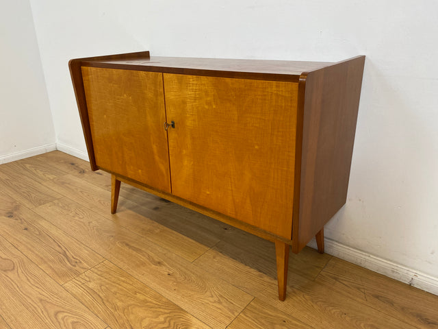 WMK # Stilvolle & geräumige Mid-Century Kommode aus vollem Holz mit schönen konischen Füßen, 1965 # Sideboard Wäschekommode Fernsehkommode Schuhschrank Schuhkommode TV-Lowboard Rockabilly Vintage 60er