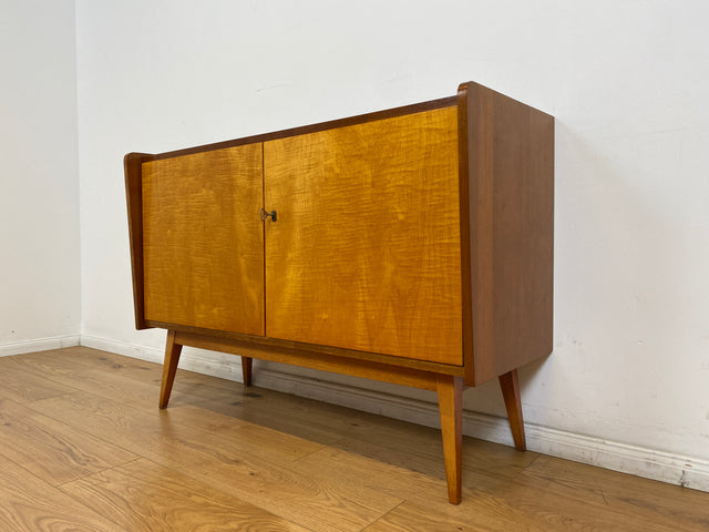 WMK # Stilvolle & geräumige Mid-Century Kommode aus vollem Holz mit schönen konischen Füßen, 1965 # Sideboard Wäschekommode Fernsehkommode Schuhschrank Schuhkommode TV-Lowboard Rockabilly Vintage 60er