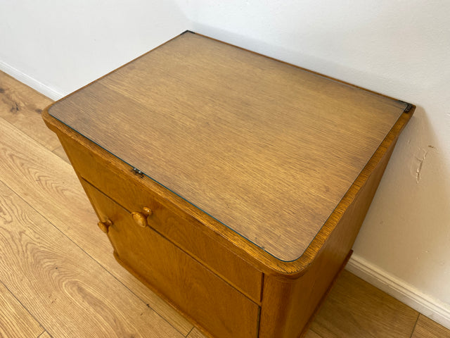 WMK # Hübscher und sehr gut erhaltener Mid-Century Nachttisch aus 1964 in Eichenholz mit Schublade und großem Fach # Nachtschrank Nachtschränkchen Nachtkommode Kommode Bedside Table Vintage 50er 60er