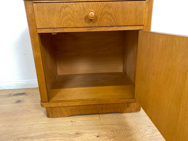 WMK # Hübscher und sehr gut erhaltener Mid-Century Nachttisch aus 1964 in Eichenholz mit Schublade und großem Fach # Nachtschrank Nachtschränkchen Nachtkommode Kommode Bedside Table Vintage 50er 60er