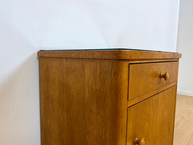 WMK # Hübscher und sehr gut erhaltener Mid-Century Nachttisch aus 1964 in Eichenholz mit Schublade und großem Fach # Nachtschrank Nachtschränkchen Nachtkommode Kommode Bedside Table Vintage 50er 60er