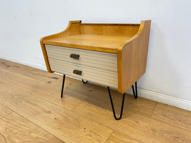 WMK # 1/2 Schöner & gut erhaltener Mid-Century Nachttisch mit Schubladen & schwarzen Hairpin Metallfüßen # Nachtschrank Nachtkommode Nachtschränkchen Bedside Table Kommode Vintage DDR 50er 60er Berlin