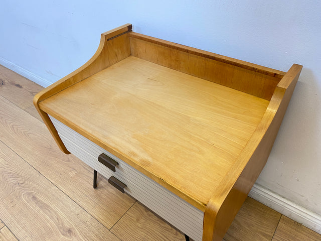 WMK # 1/2 Schöner & gut erhaltener Mid-Century Nachttisch mit Schubladen & schwarzen Hairpin Metallfüßen # Nachtschrank Nachtkommode Nachtschränkchen Bedside Table Kommode Vintage DDR 50er 60er Berlin